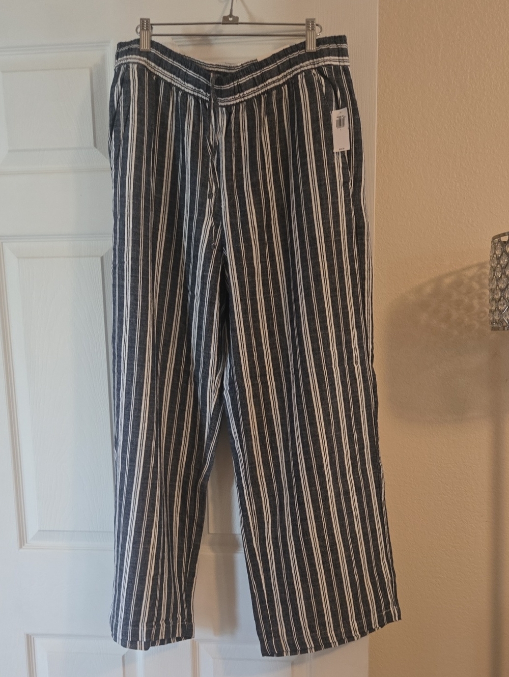 Old Navy Navy and White Striped Wide-Leg Pants